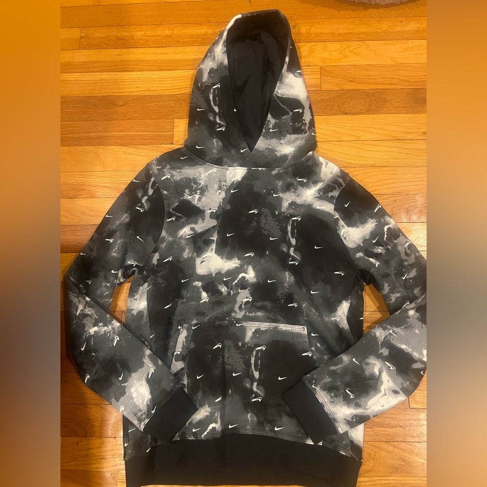Nike sweatshirt- never worn but tags ripped off